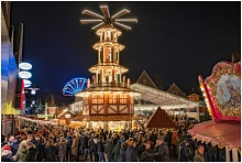 191212_Scholz-1-3 Weihnachtsmarkt Meppen Pyramide.jpg