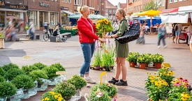 Frische Blumen können 2 mal wöchentlich auf dem Meppener Wochenmarkt erworben werden.