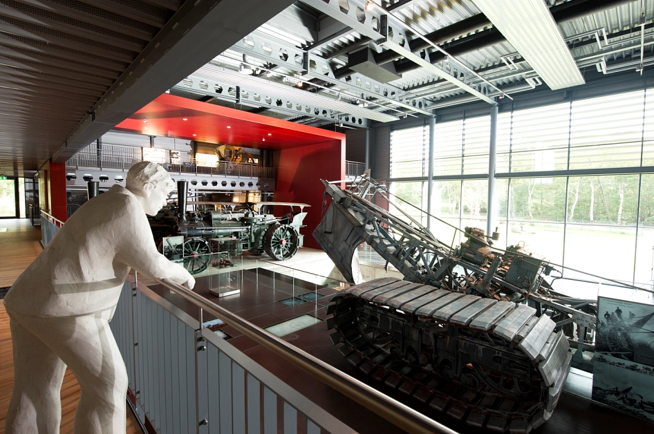 Blick in das Moormuseum in Groß Hesepe, genauer auf den Ottomeyer Pflug.