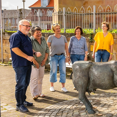 Herzog- und Kumpan-Tour – Gruppe unterwegs in Emsbüren ©VVV Emsbüren e.V.jpg Herzog- und Kumpan-Tour – Gruppe unterwegs in Emsbüren ©VVV Emsbüren e.V © VVV Emsbüren e.V
