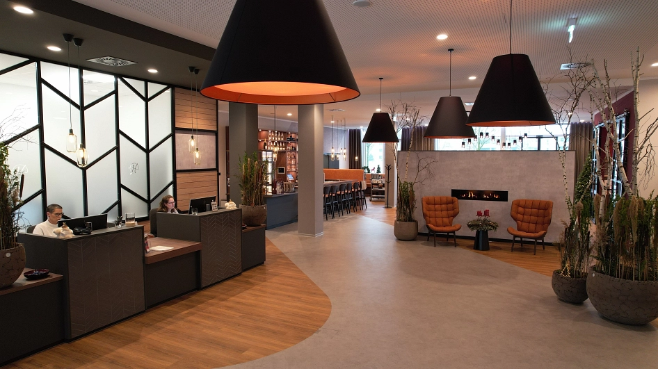 Hotel Via Plaza-Lobby