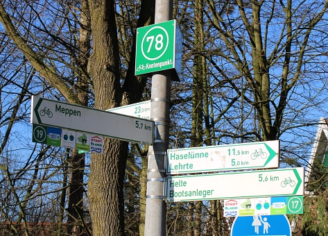 Knotenpunkt Wegweiser © Tourist Information Meppen (TIM) e. V.