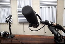Podcast emsland.entspannt – Mikro & Kopfhörer im Studio ©Emsland Tourismus GmbH