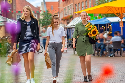 Shoppingszene in der Meppener Innenstadt